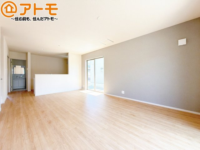 家族団らんのイメージは、リビングを思い浮かべませんか？リビングこそ広々としたお部屋が良いですね♪