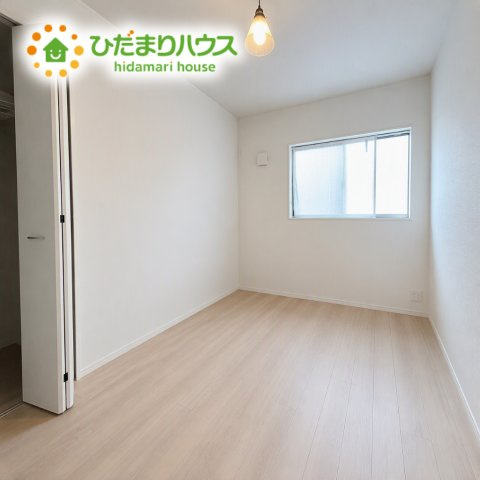 洋室：6帖　※一部加工しています。