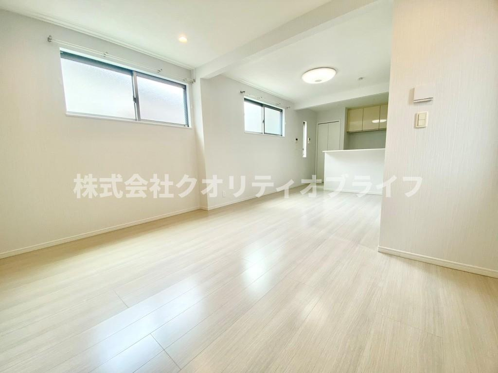 二面採光で明るいリビング