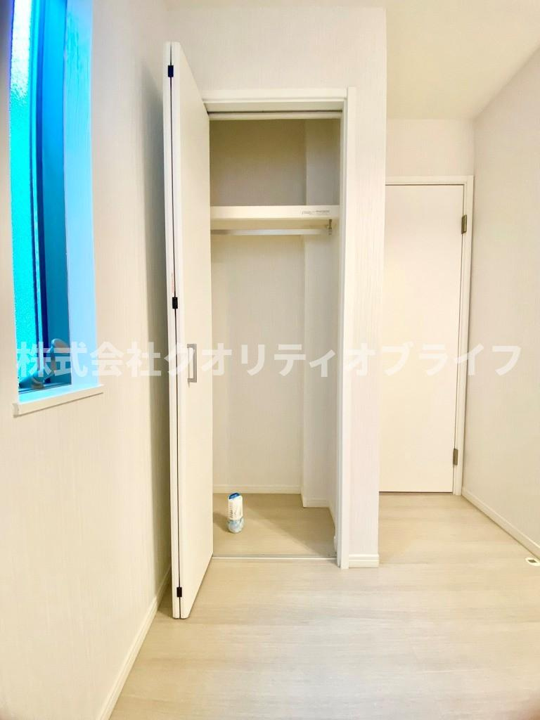 小窓が付いてますので1部屋として利用できます