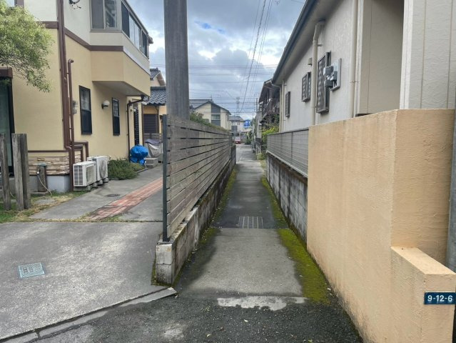 人が通れる通路があります。
