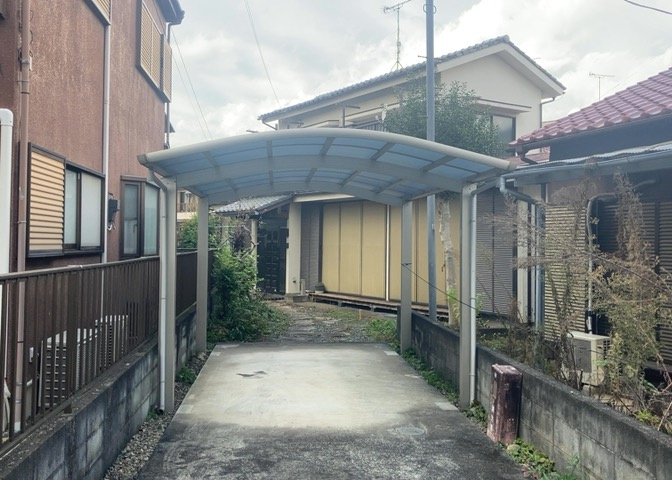 人が暮らすうえで日光は大切な要素となります。日当たりの良さは譲れないポイントですね。併せて近くに大きな建築物の建築予定がないか、あるいはそれが可能な土地が近くにないか事前に確認することもお勧めします。