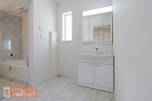 現地完成写真。ご家族分もたっぷり収納できます！
