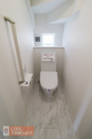 現地完成写真。温水洗浄暖房便座付き。