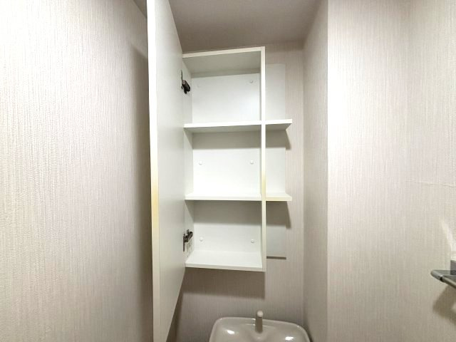 トイレ収納です。