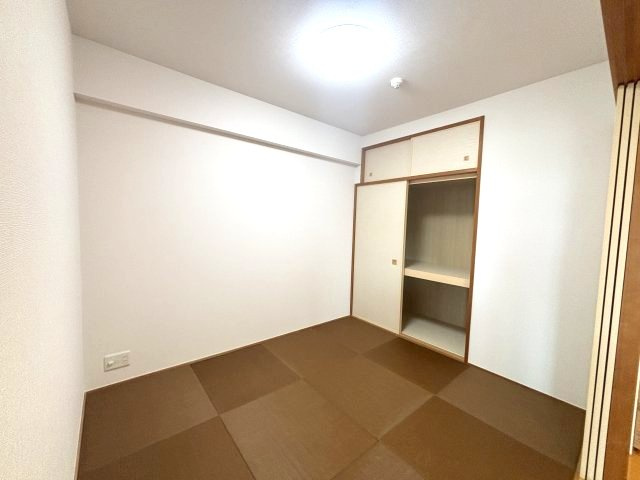 1部屋あると便利な和室です。趣味やお子様の遊び場としても活用できます！