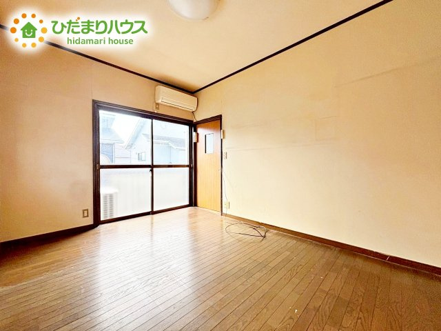 バルコニーに面した明るい洋室☆彡