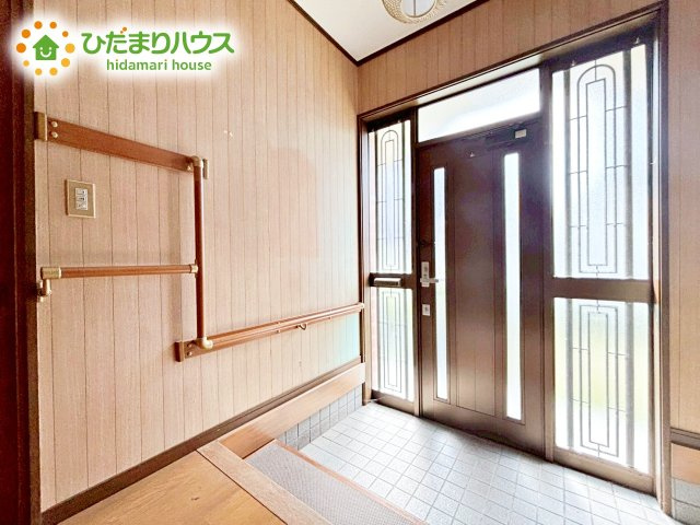 玄関がひろいので親子で並んで仲良く靴が履けますね(^^)/