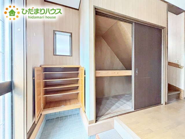 家族みんなで共同で使える便利な廊下収納！