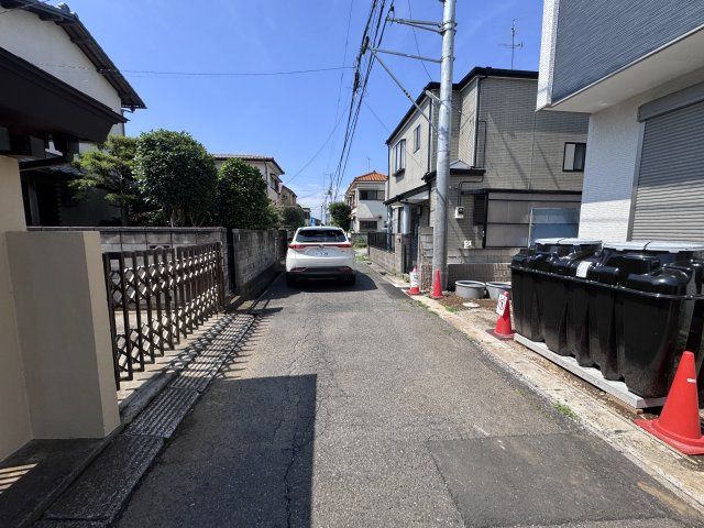 東側前面道路