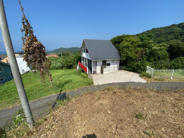 海と花に囲まれた立地！