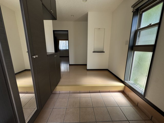 収納も充分にあり、開放感あふれる玄関です♪