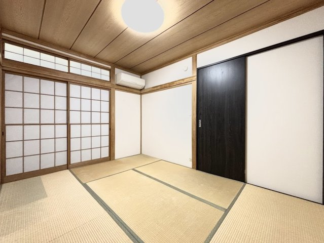 ◆子どものスタディ空間として、あるいは書斎やホビールームとして生活スタイルに合わせて使えるプライベートルーム。居心地のいい落ち着いたインテリアが似合います。　