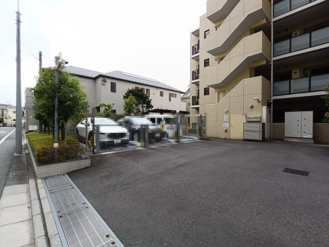 【駐車場】