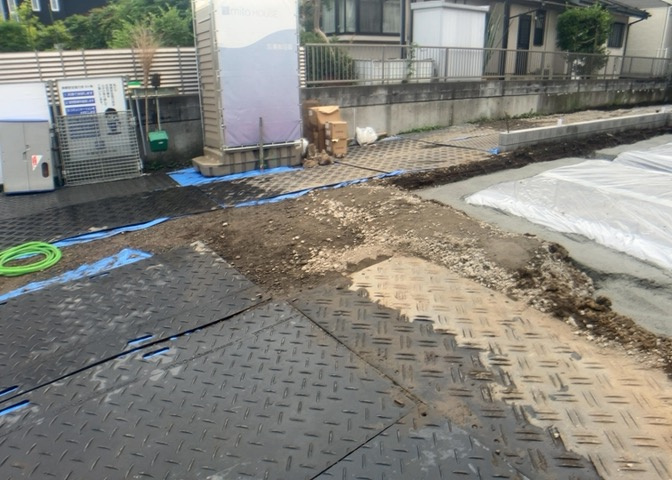 駐車場と明記されていても、最小スペースでつくられた駐車場だと大型車は駐車できなかったり、出入りしにくくなったりする可能性があります。お車のサイズと購入したい物件の駐車場のサイズを現地で確認しましょう。