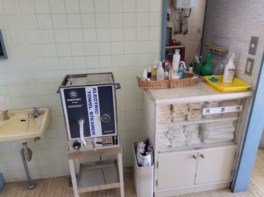店舗2階は美容院としてそのままご利用いただけます。