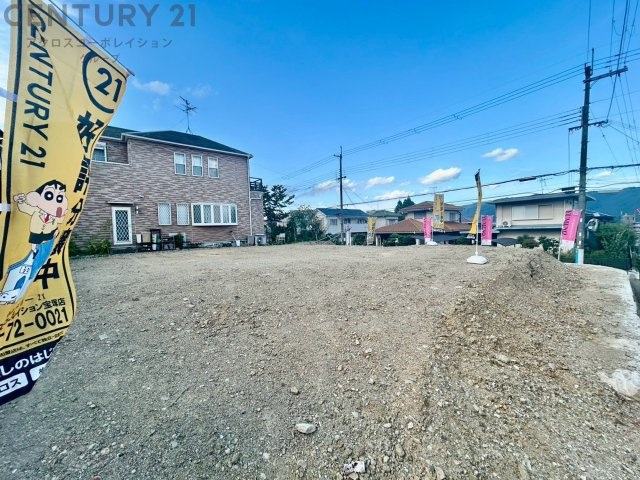第一種低層の閑静な住宅地に立地しており、周りに高い建物が無く日当たり良好です。
