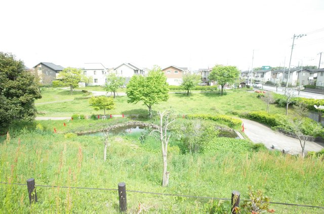 さくら坂公園に隣接