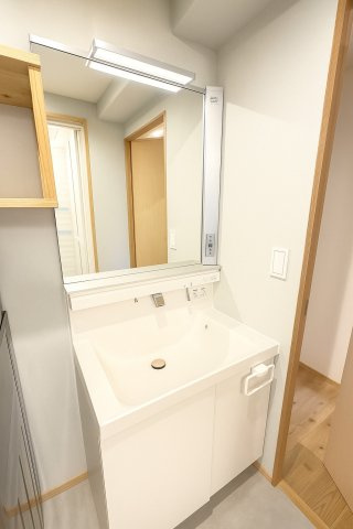 使いやすい独立洗面台です