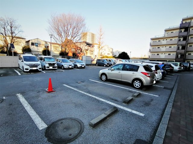 【駐車場】