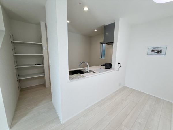 【練馬区平和台3丁目　省エネ×長期優良住宅　限定3棟のキッチン】