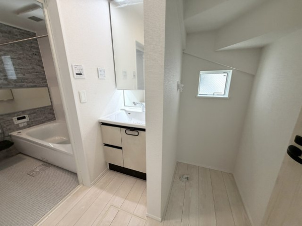 【練馬区平和台3丁目　省エネ×長期優良住宅　限定3棟の洗面】