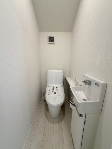 【練馬区平和台3丁目　省エネ×長期優良住宅　限定3棟のトイレ】