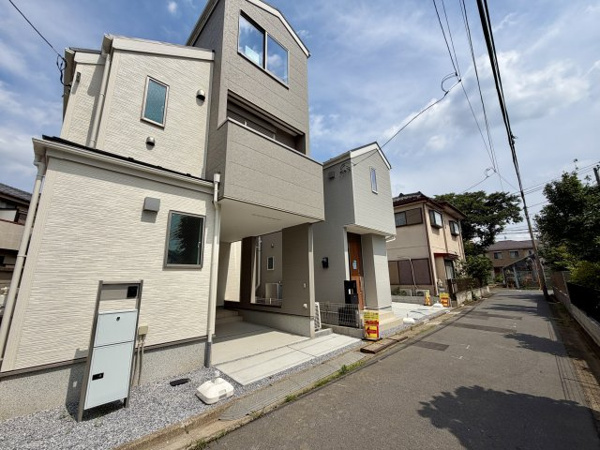 【練馬区平和台3丁目　省エネ×長期優良住宅　限定3棟の前面道路含む現地写真】