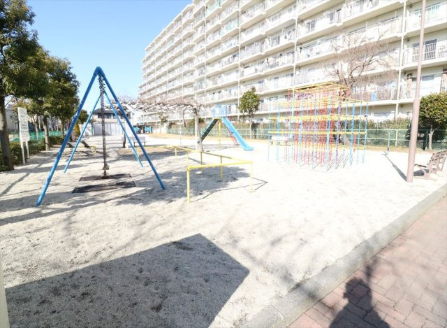 公園が目の前、子育て世帯にも嬉しい住環境