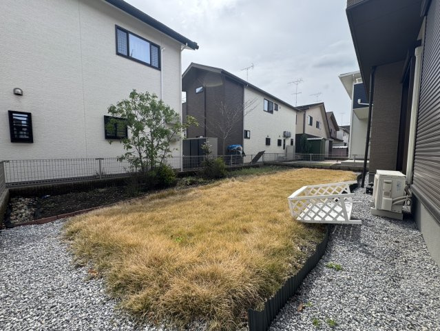 簡単な家庭菜園も楽しめるお庭です