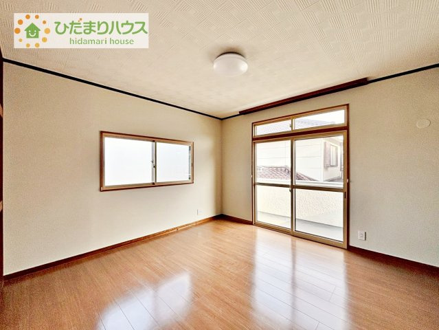お掃除しやすく、清潔感を保てるのでダニも発生しにくいフローリング♪