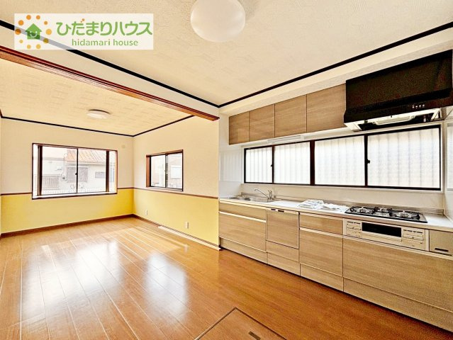 南向きのリビングではぽかぽかの日差しが感じられます☆彡