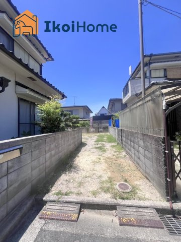 ●年中無休：当日予約可●前面道路との高低差少なく、交通量も少ない為、お車の入出庫も楽々安心です！