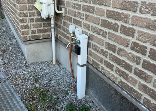 敷地内に散水栓や立水栓があると便利です。水道水を直接利用できるため、水を運ぶ手間を省くことが出来ます。大量の水を必要とする洗車作業や清掃などに役立ちます。その他設備とあわせて、現地でご確認ください。