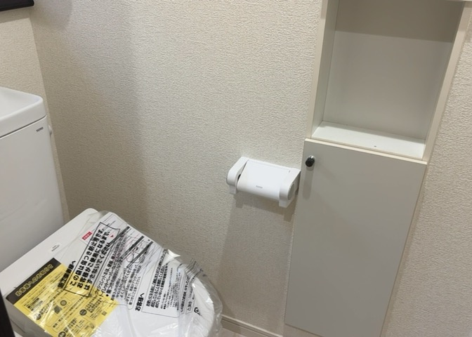 トイレは大きさや形、機能、抗菌性などが異なる多種多彩なタイプが各メーカーから出ています。それぞれに良さがあるため、事前にどういったタイプのトイレがいいのかをご家庭内で決めて、内見に行くといいでしょう。