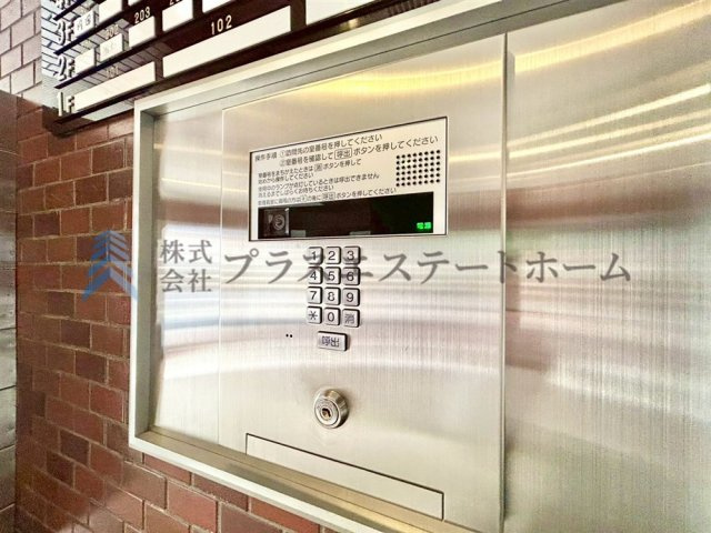オートロック・防犯カメラ付き♪