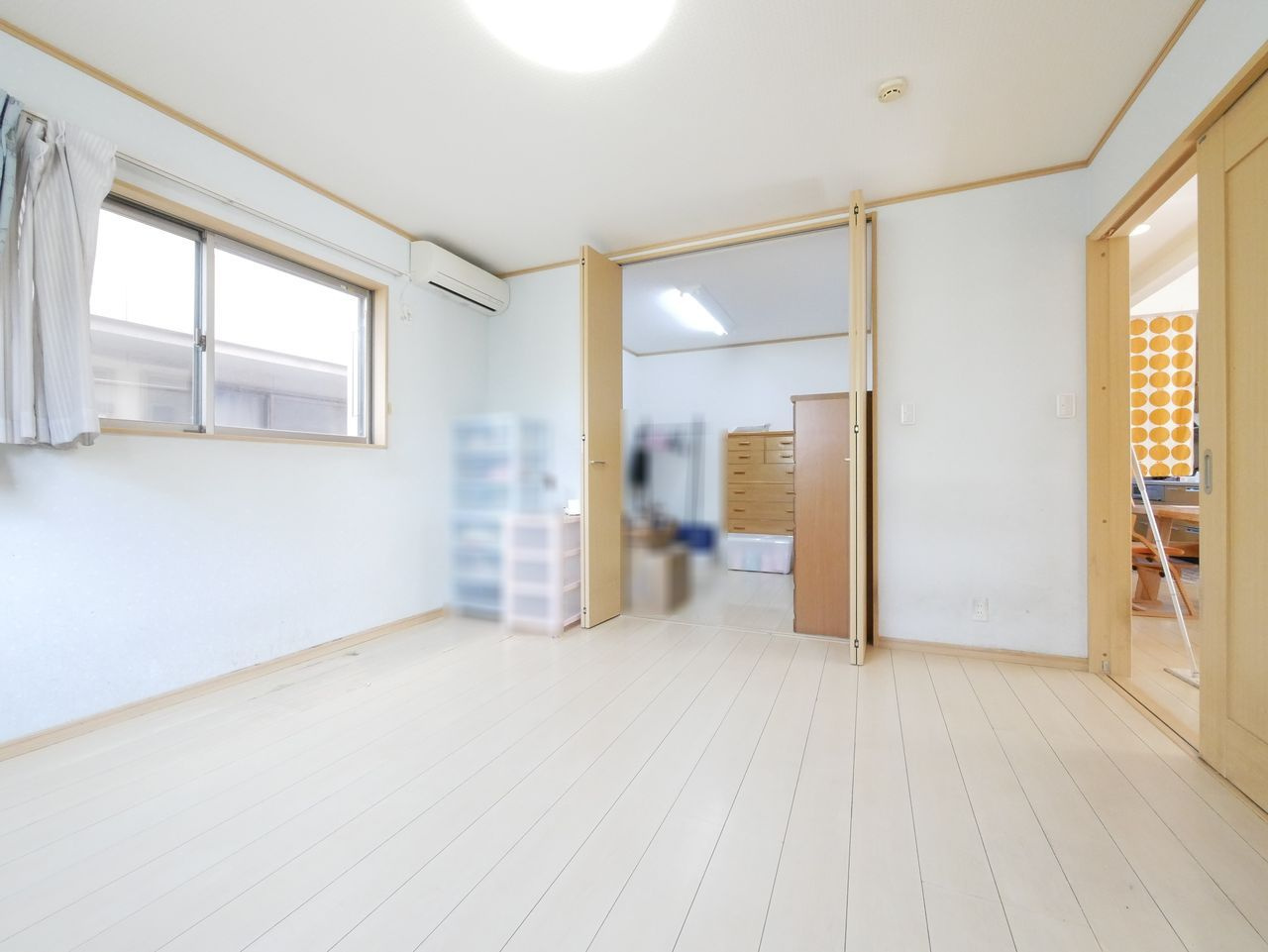 1階　洋室8帖　4.5帖のウォークインクローゼット付き