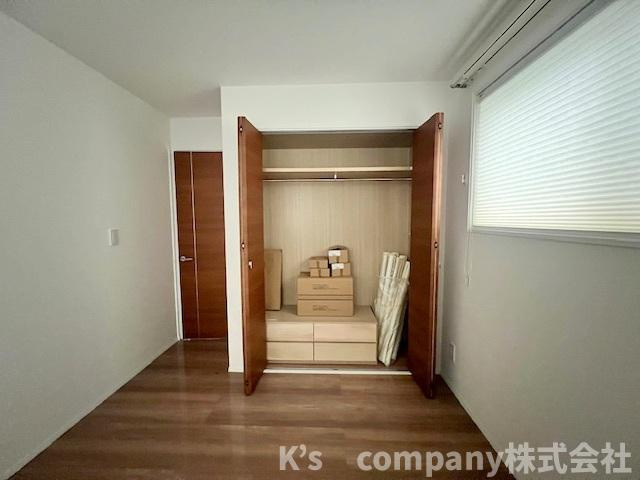 洋室5.3帖の収納スペース◇