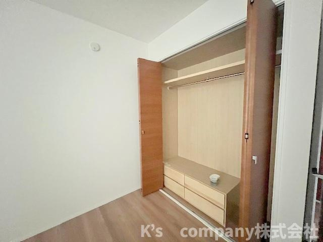洋室5.3帖の収納スペース市アック