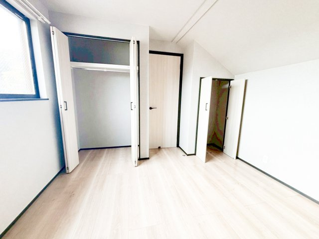 各居室に収納がございます