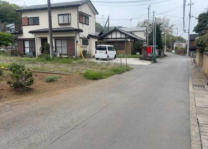 物件の詳細については、現地を見てわかること以外に、役所や法務局などで調べないとわからないことがあります。そのため、現地に行く場合は、もしこの物件を買ったらどのような生活ができるかをイメージしましょう。