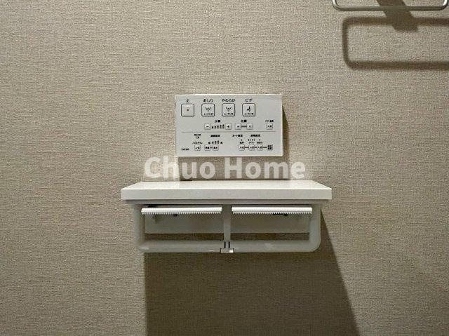 【ウォシュレット】清潔に使いたいお手洗いには最適な設備です。もちろんウォームレットも標準装備です。