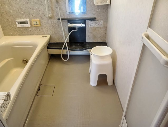 子どもと一緒に入っても狭さを感じにくく、洗い場にも余裕があります。