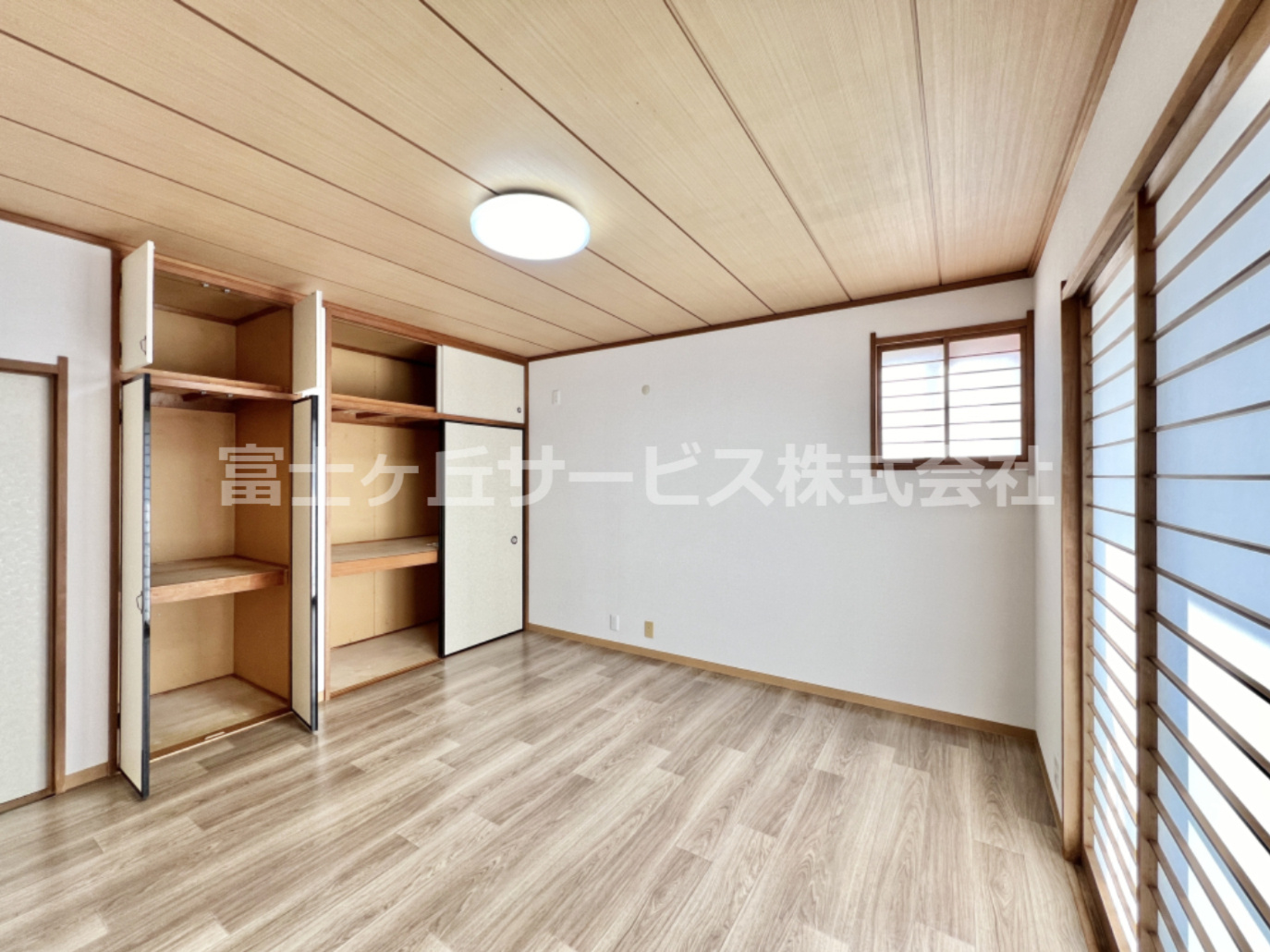 約8帖の洋室です