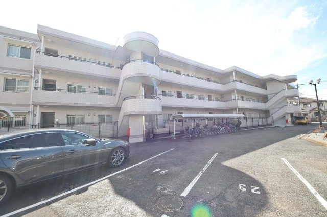徒歩10分圏内に小学校・コンビニ・スーパー・ドラッグストア・公園・郵便局・図書館等
