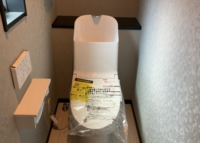 トイレは大きさや形、機能、抗菌性などが異なる多種多彩なタイプが各メーカーから出ています。それぞれに良さがあるため、事前にどういったタイプのトイレがいいのかをご家庭内で決めて、内見に行くといいでしょう。