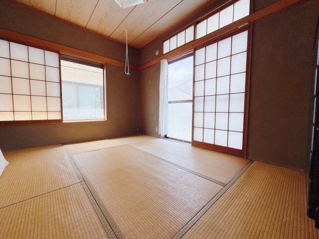 ■和室｜和室でしか味わえない畳ならではの香りや素材で和のやすらぎを感じてください♪休日はお子様とお昼寝するのにも最適です！