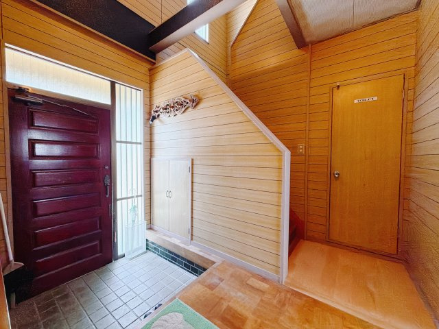 ■玄関｜「玄関から、我が家を心地よく。自然の風や光を感じられる気持ちのいい玄関へ。」