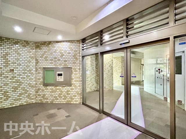 【オートロック】オートロックシステムでセキュリティ充実。当たり前ですが、安全で安心して暮らすのって大事ですよね。お探しのご条件でオートロック付きの物件を探す方も多いですがやはりセキュリティは大事です。
