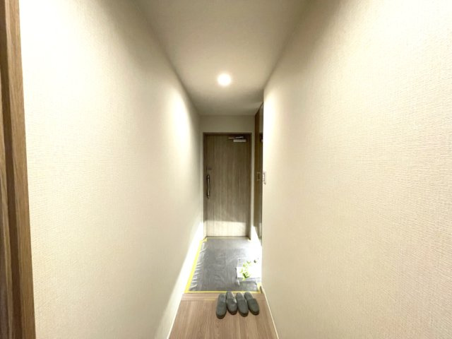 人感センサーのライト付きで、いつでも明るく迎えてくれる玄関。　